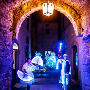 Artisti Luminosi a led per feste paesane e  notti bianche 