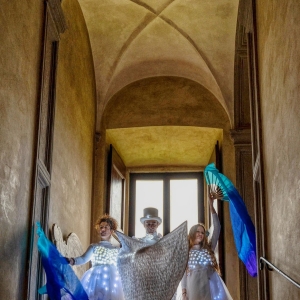 Animazione con Costumi Luminosi 