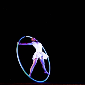 Cyr Well Artista, spettacolo cerchio per feste ed eventi aziendali 
